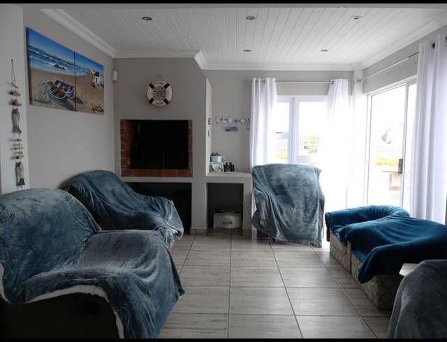 4 BEDROOM HOUSE FOR SALE IN SANDY POINT